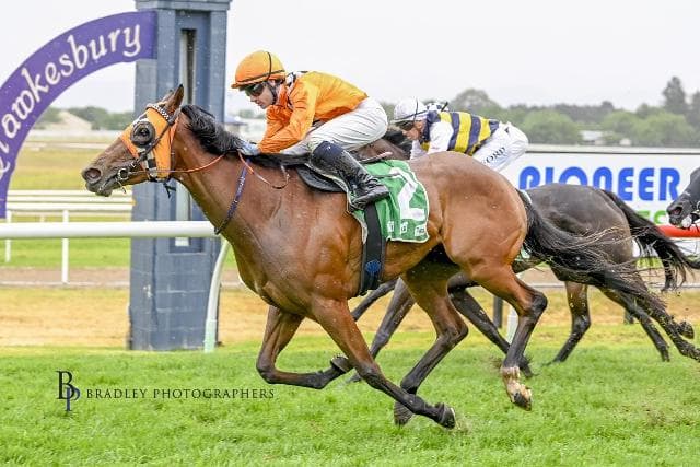 BRAD’S TITLE DEFENCE OFF TO A GOOD START